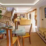 Stunning With Large Pool, Billiard And Mini-golf Villa