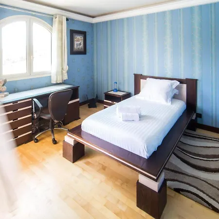 Stunning Villa With Large Pool, Billiard Room And Mini-Golf Villa