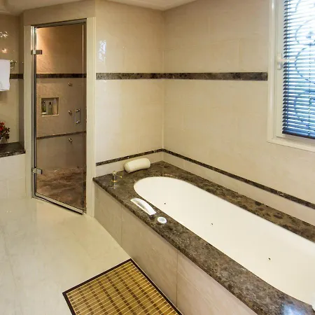 El Paradisio Splendid 5 Stars Atypical In With Overflowing Swiming Pool * 昂蒂布