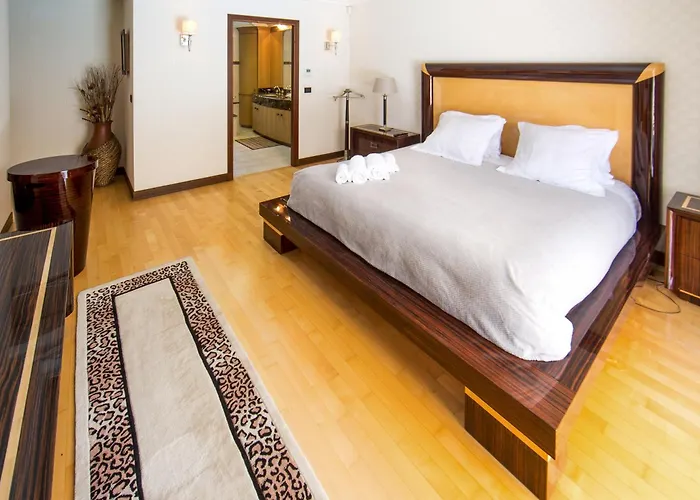 Stunning With Large Pool, Billiard And Mini-golf * Antibes